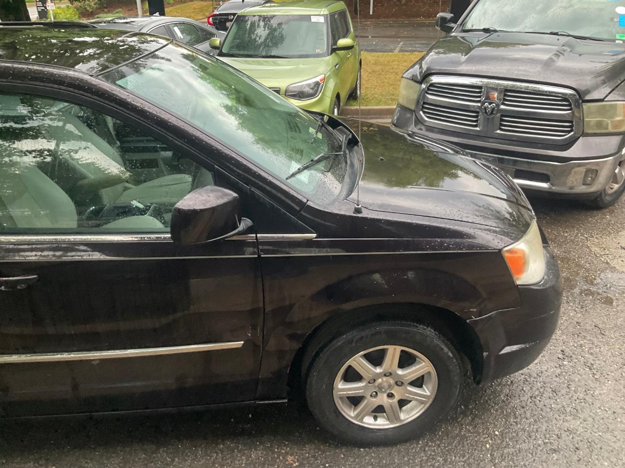 Chrysler Town & Country 4dr Wgn Touring Plus 2010