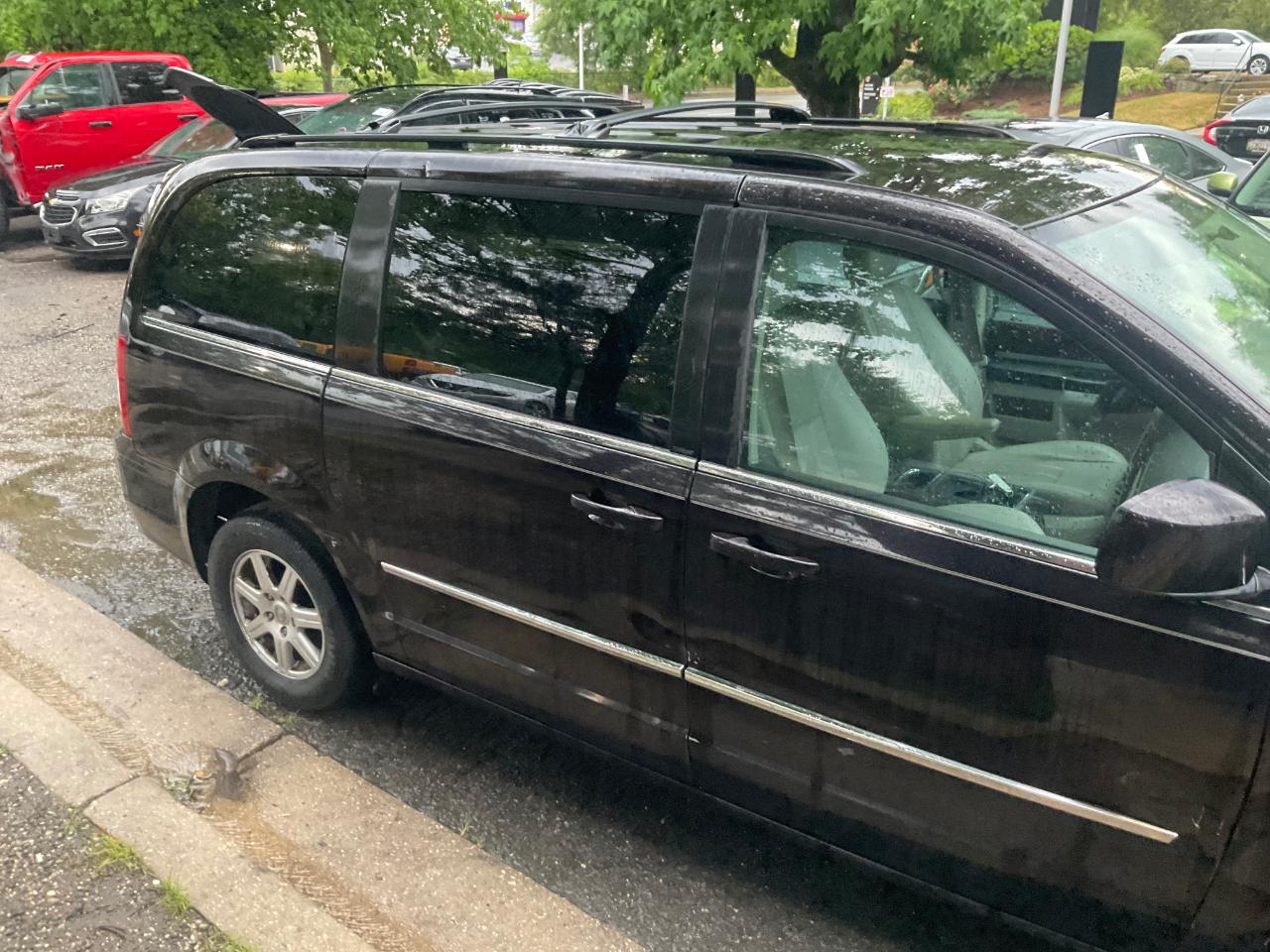 Chrysler Town & Country 4dr Wgn Touring Plus 2010