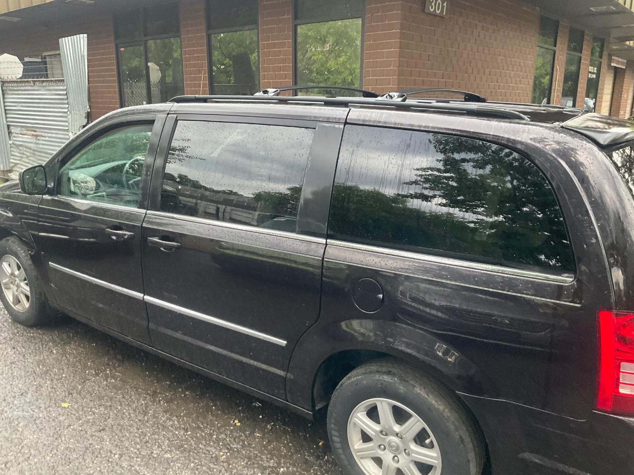 Chrysler Town & Country 4dr Wgn Touring Plus 2010