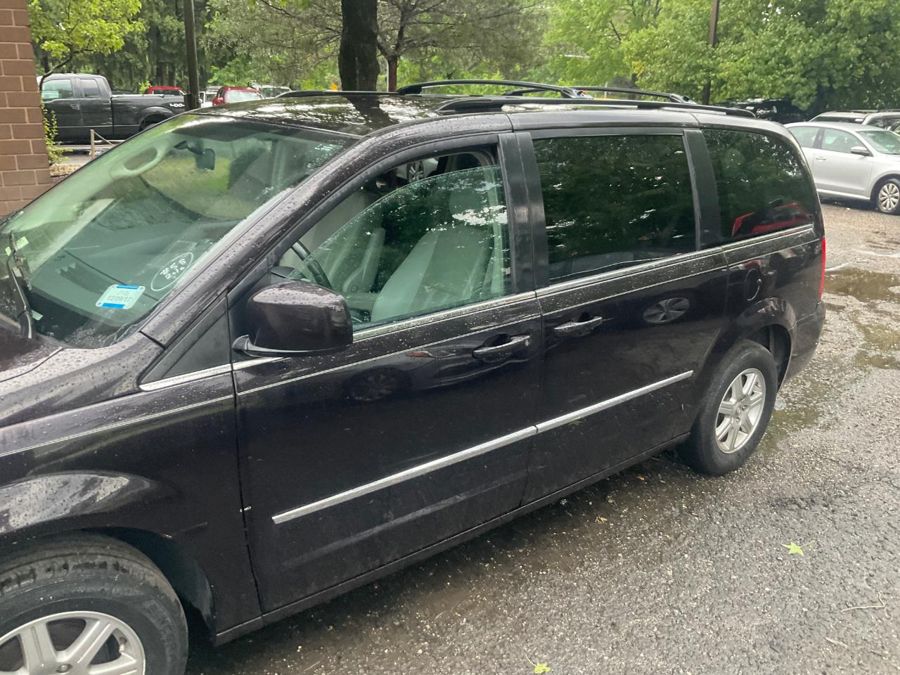 Chrysler Town & Country 4dr Wgn Touring Plus 2010