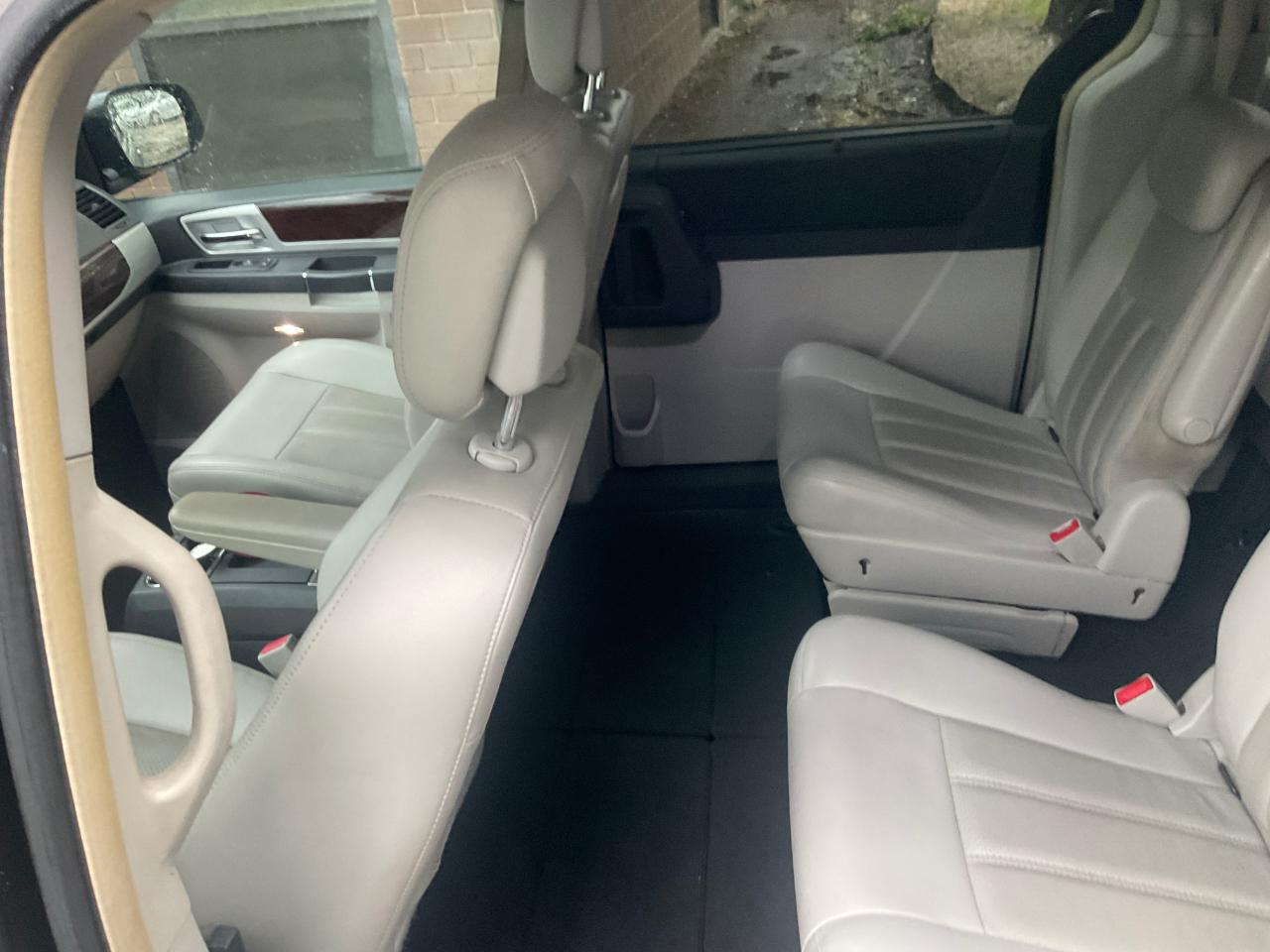 Chrysler Town & Country 4dr Wgn Touring Plus 2010