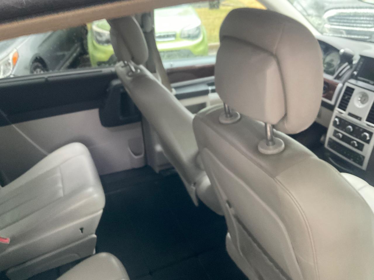 Chrysler Town & Country 4dr Wgn Touring Plus 2010
