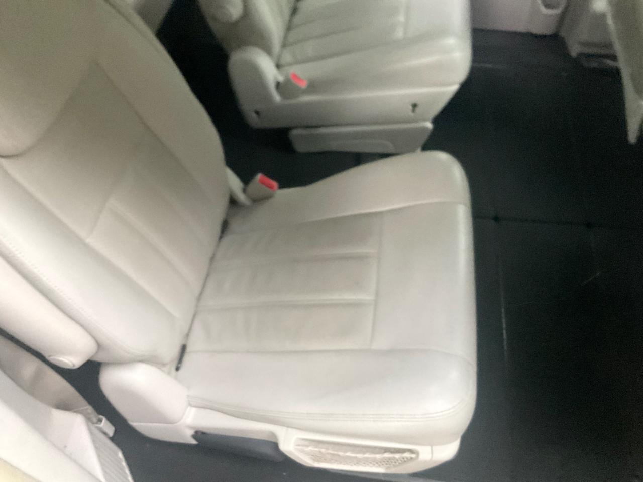 Chrysler Town & Country 4dr Wgn Touring Plus 2010
