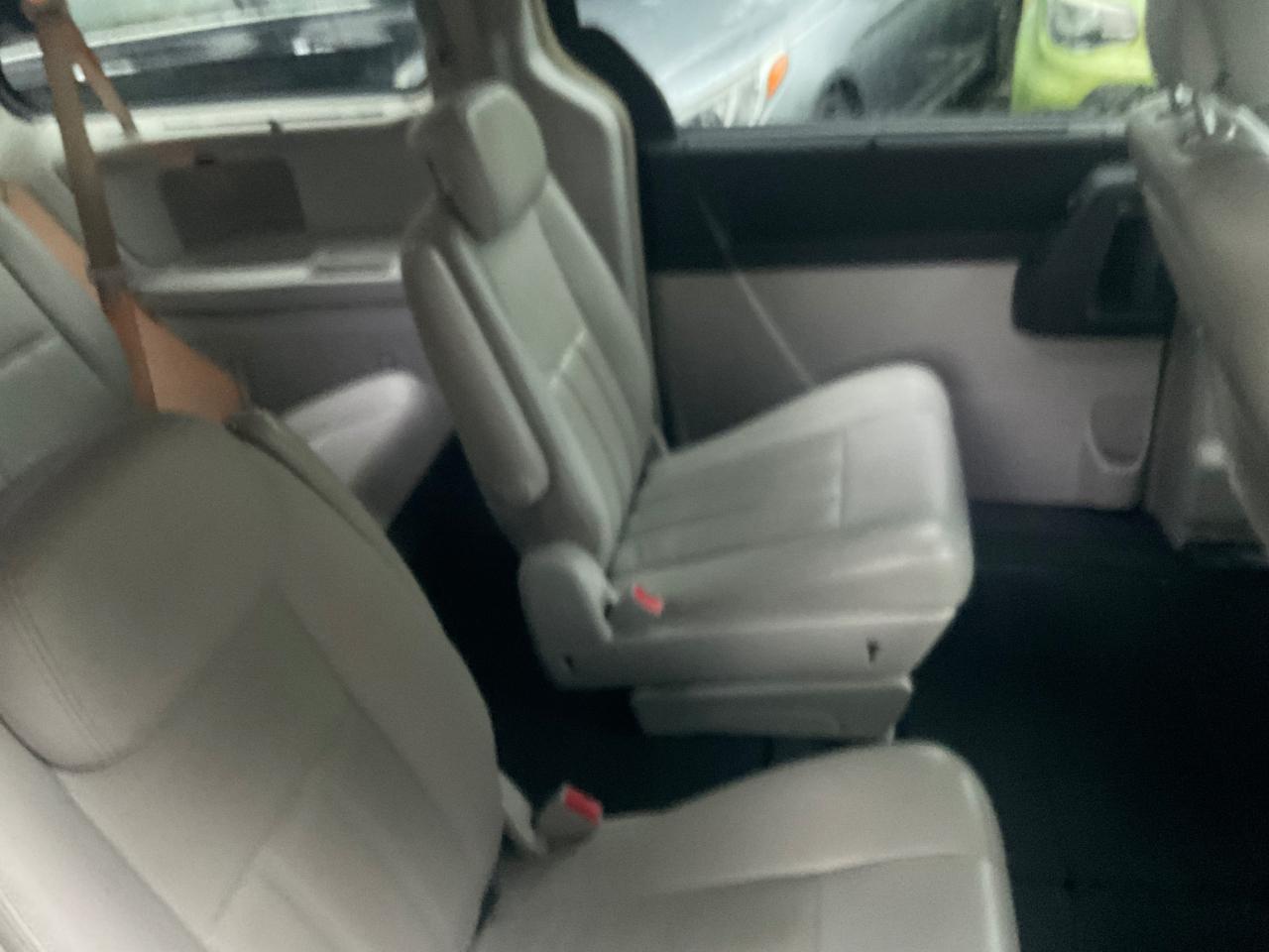 Chrysler Town & Country 4dr Wgn Touring Plus 2010