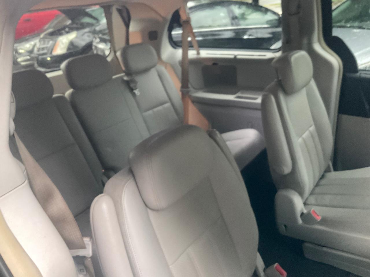 Chrysler Town & Country 4dr Wgn Touring Plus 2010