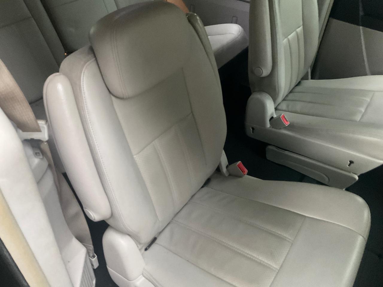 Chrysler Town & Country 4dr Wgn Touring Plus 2010