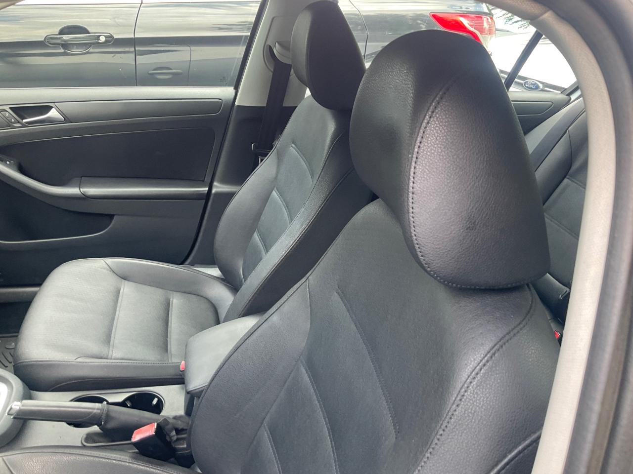 Volkswagen Jetta Sedan 4dr Auto SE 2011