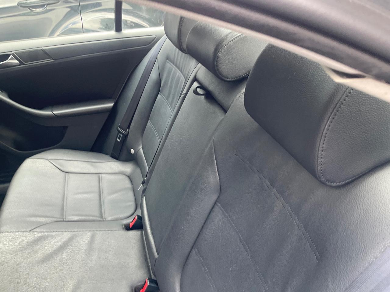 Volkswagen Jetta Sedan 4dr Auto SE 2011