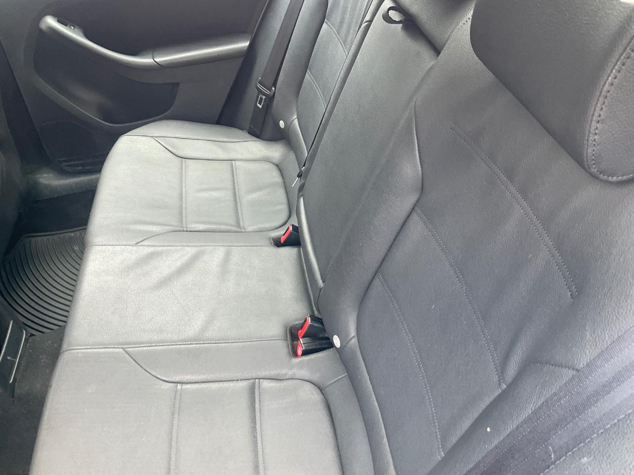 Volkswagen Jetta Sedan 4dr Auto SE 2011