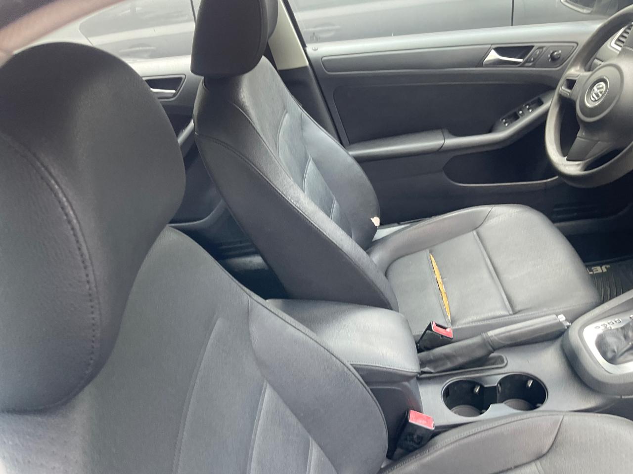 Volkswagen Jetta Sedan 4dr Auto SE 2011