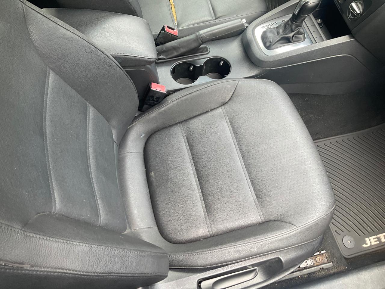 Volkswagen Jetta Sedan 4dr Auto SE 2011
