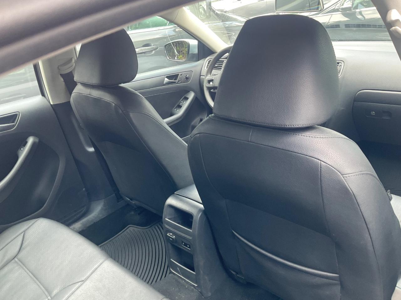 Volkswagen Jetta Sedan 4dr Auto SE 2011
