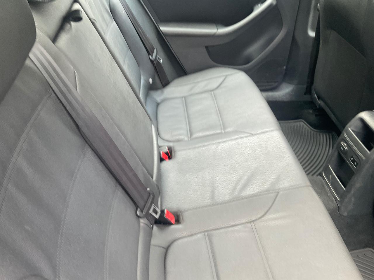 Volkswagen Jetta Sedan 4dr Auto SE 2011