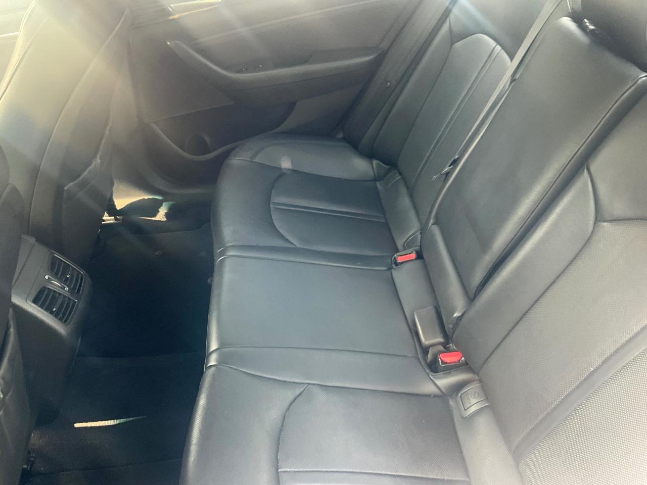 Hyundai Sonata 4dr Sdn 2.4L Limited PZEV 2015
