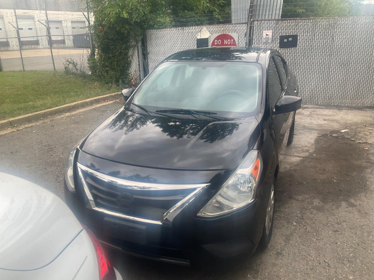 Nissan Versa Sedan SV CVT 2019