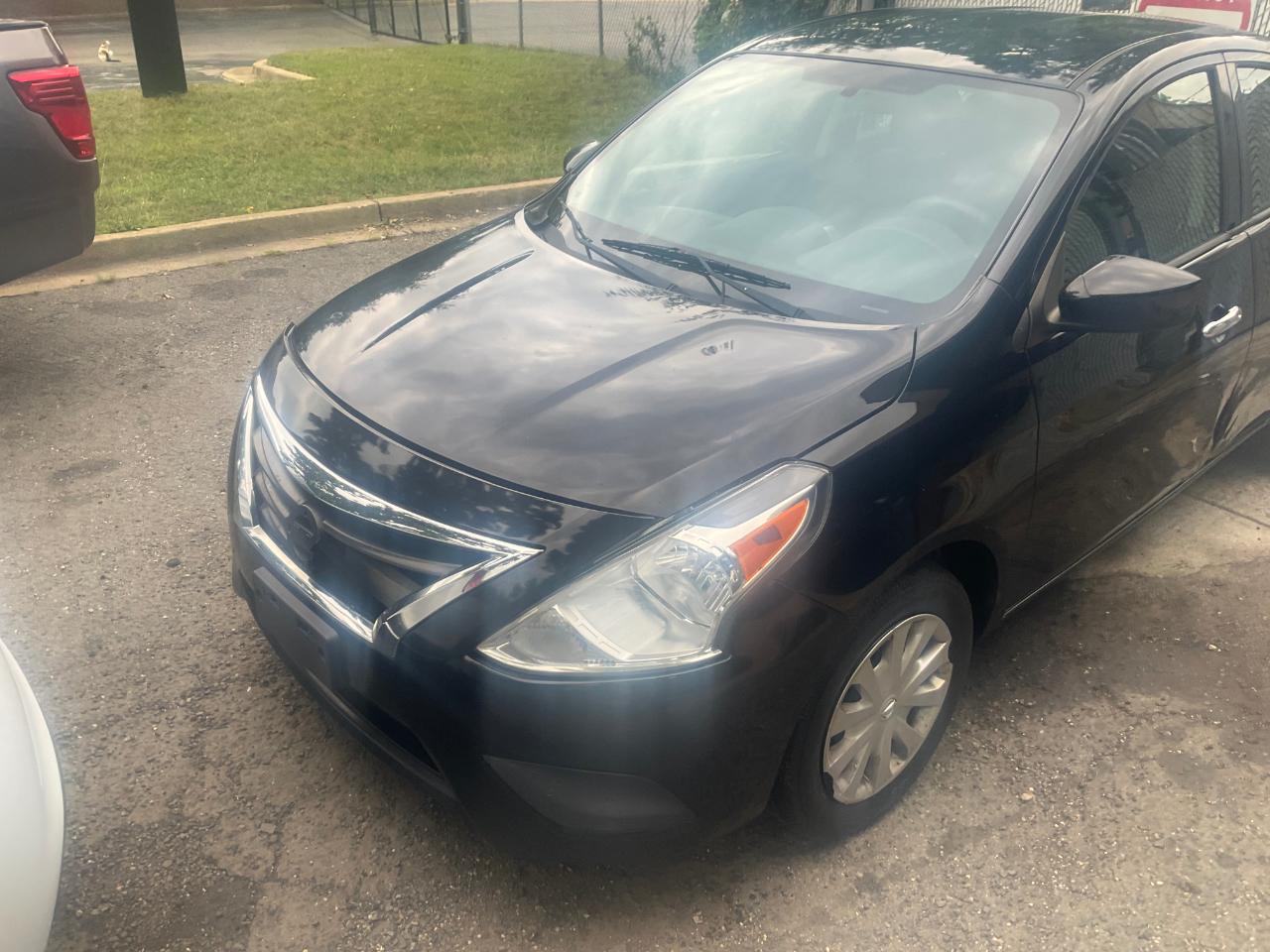 Nissan Versa Sedan SV CVT 2019