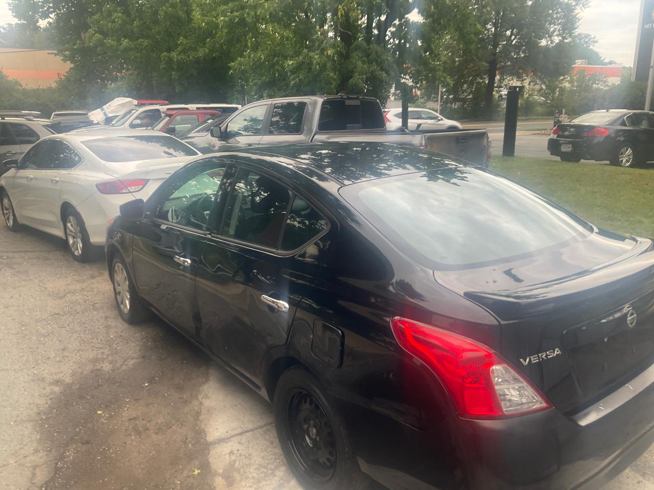 Nissan Versa Sedan SV CVT 2019