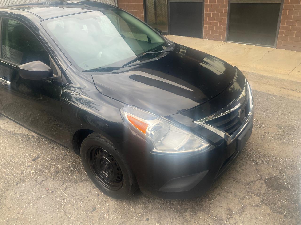 Nissan Versa Sedan SV CVT 2019
