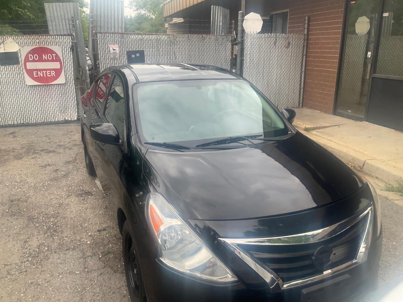 Nissan Versa Sedan SV CVT 2019