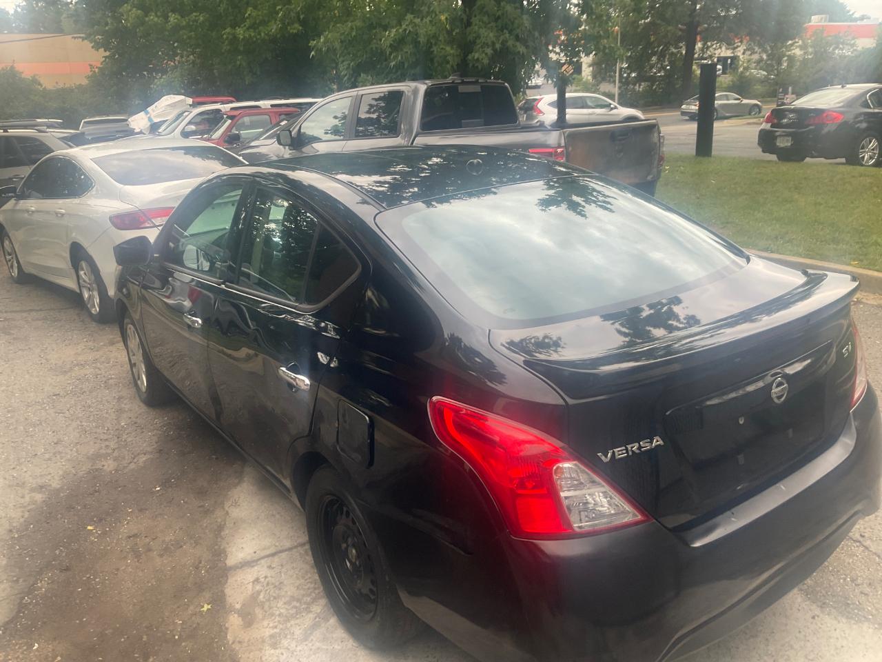 Nissan Versa Sedan SV CVT 2019
