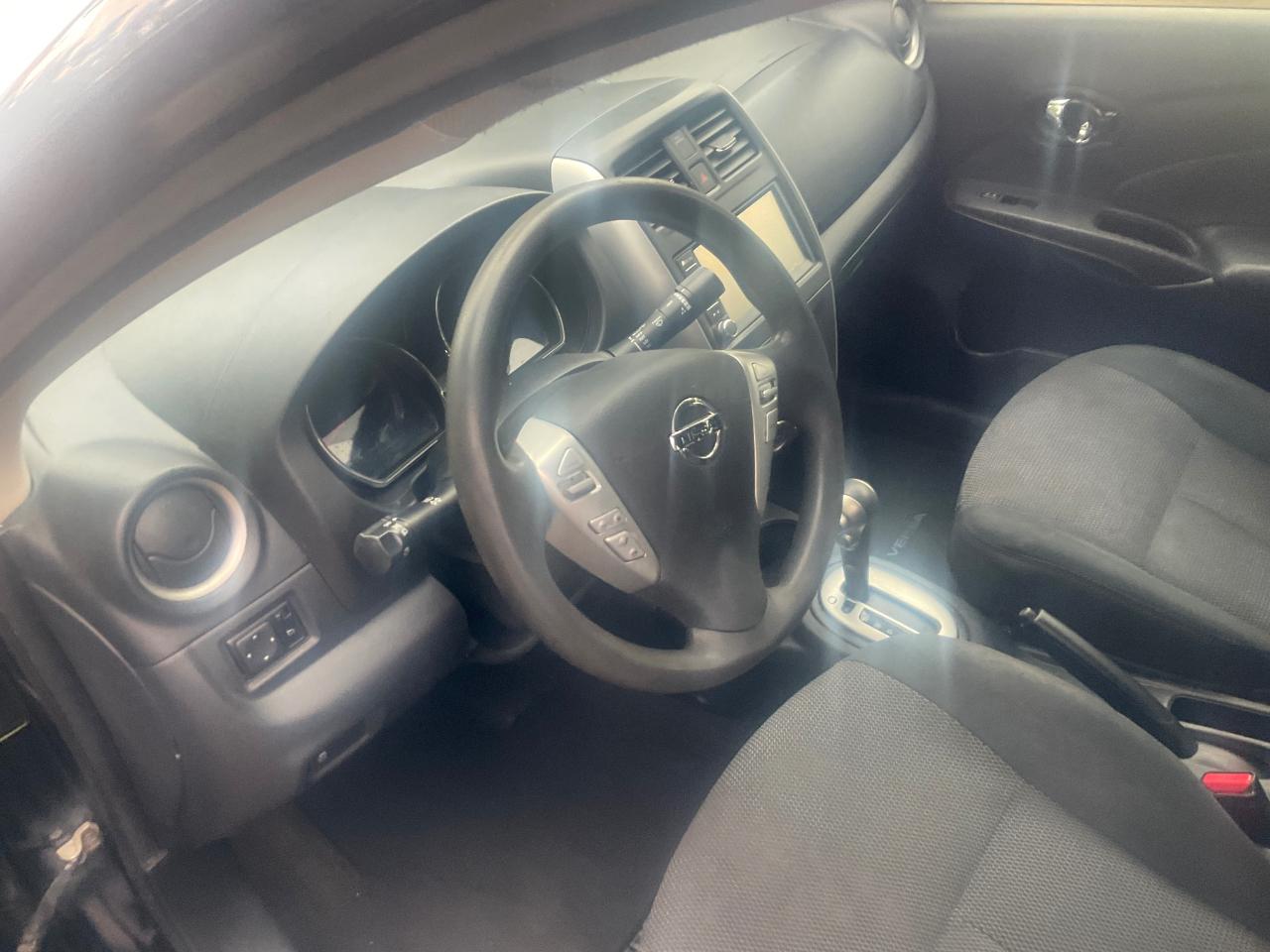 Nissan Versa Sedan SV CVT 2019