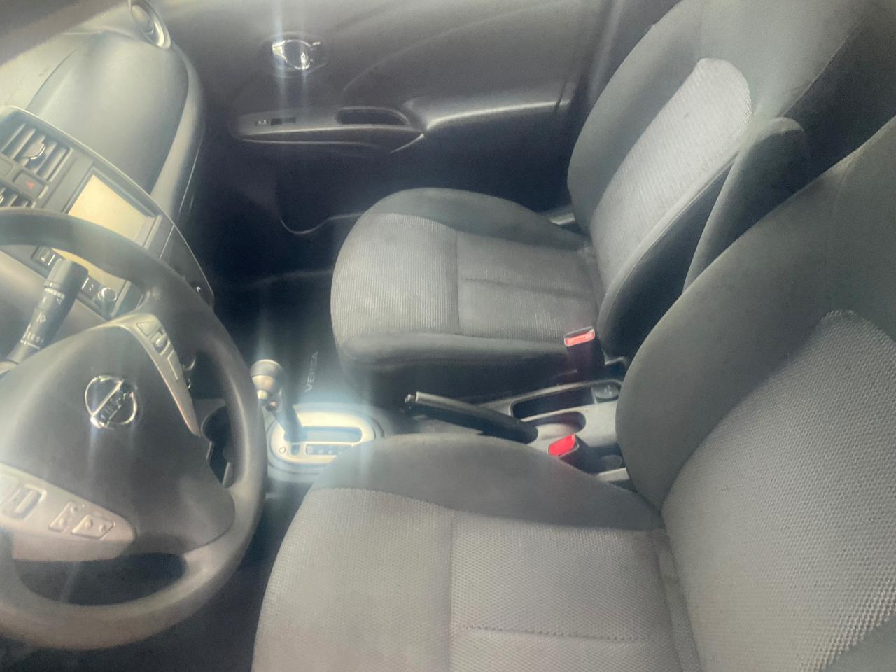 Nissan Versa Sedan SV CVT 2019