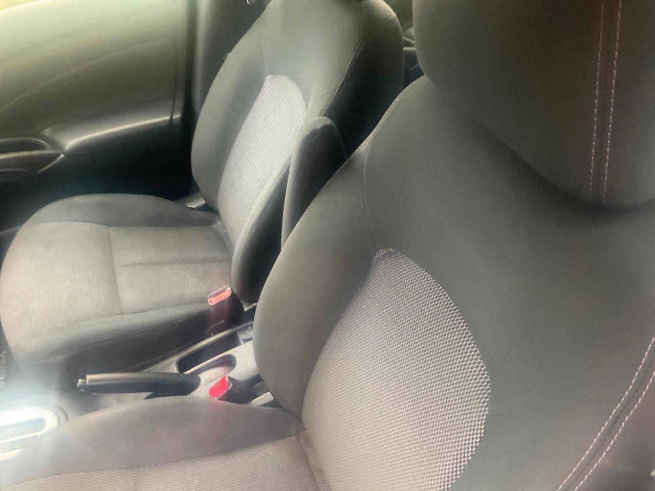 Nissan Versa Sedan SV CVT 2019