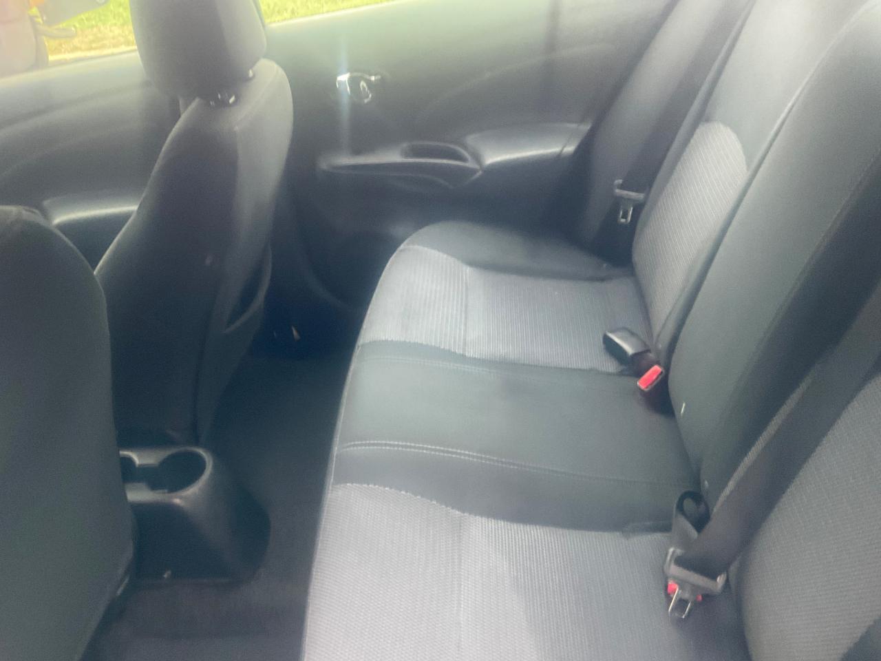 Nissan Versa Sedan SV CVT 2019