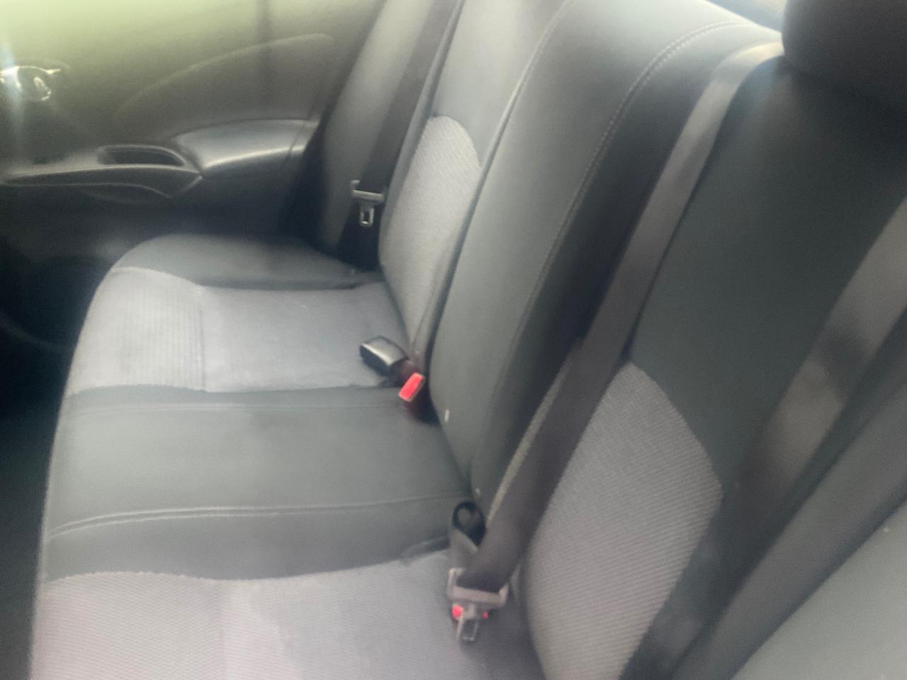 Nissan Versa Sedan SV CVT 2019