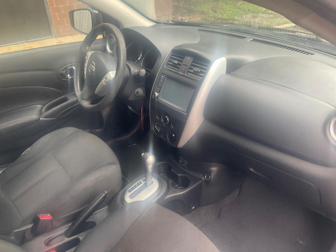 Nissan Versa Sedan SV CVT 2019