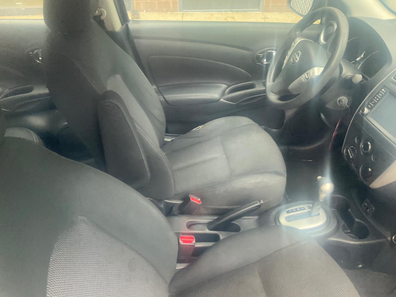 Nissan Versa Sedan SV CVT 2019