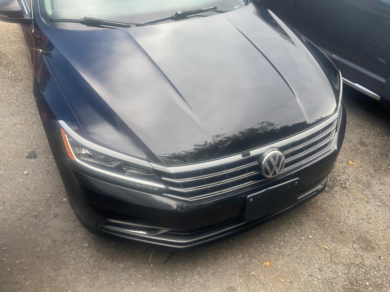 Volkswagen Passat 1.8T SE w/Technology Auto 2017
