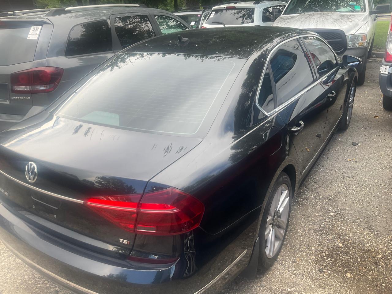 Volkswagen Passat 1.8T SE w/Technology Auto 2017