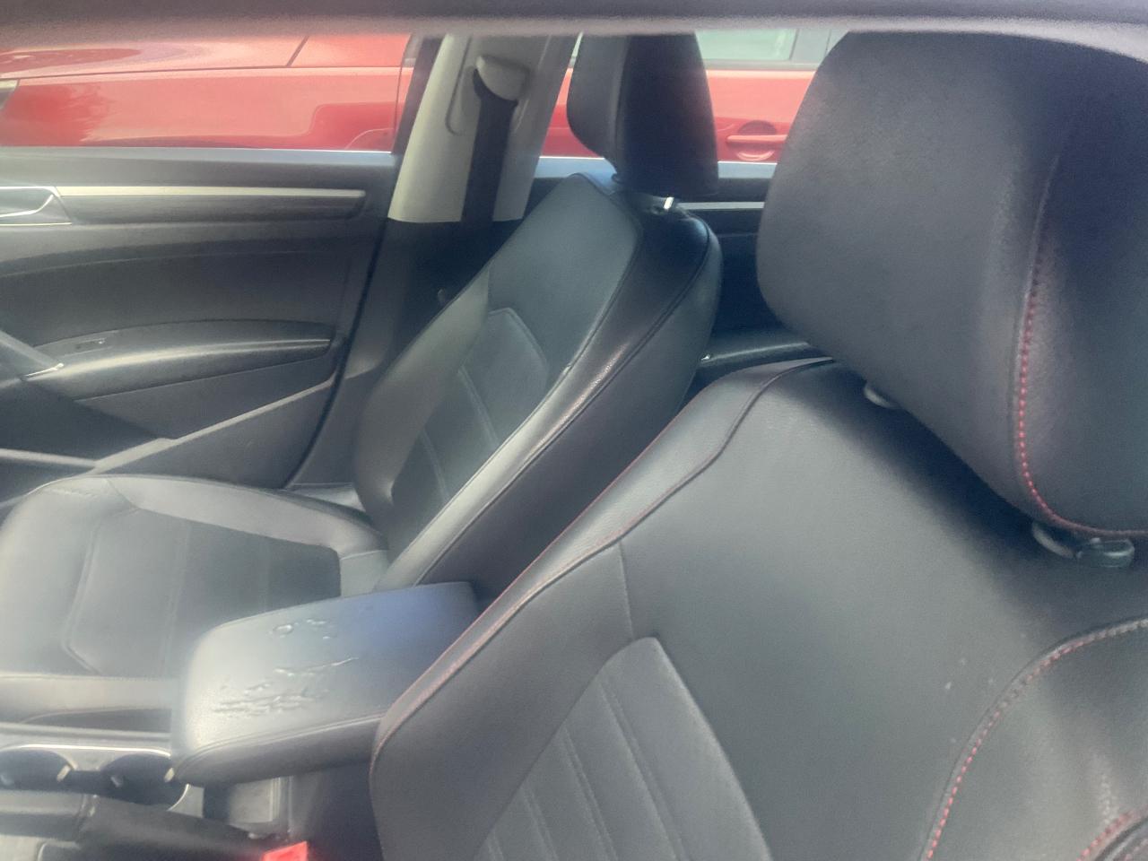 Volkswagen Passat 1.8T SE w/Technology Auto 2017