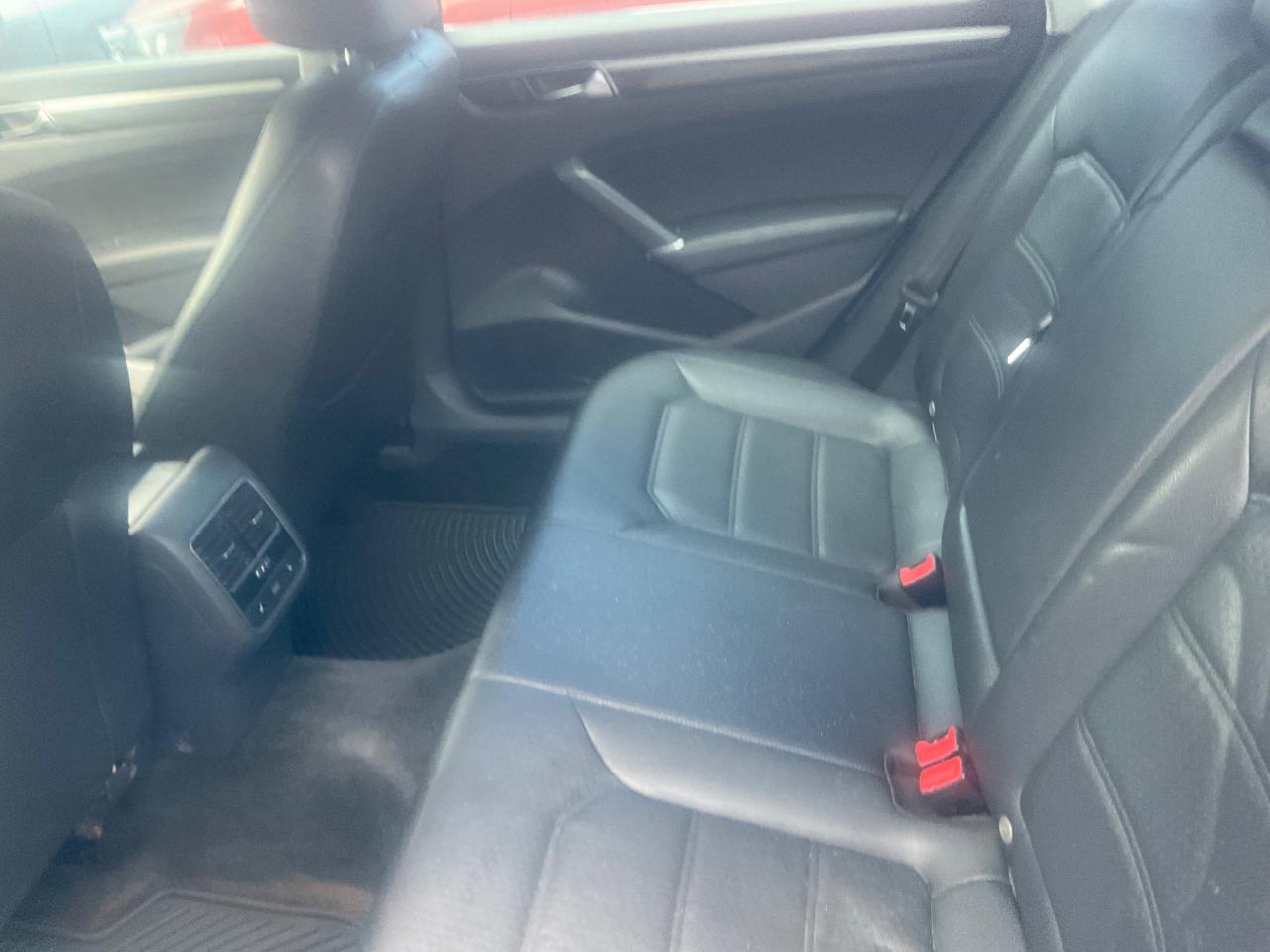 Volkswagen Passat 1.8T SE w/Technology Auto 2017
