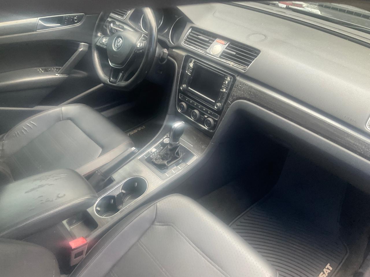 Volkswagen Passat 1.8T SE w/Technology Auto 2017