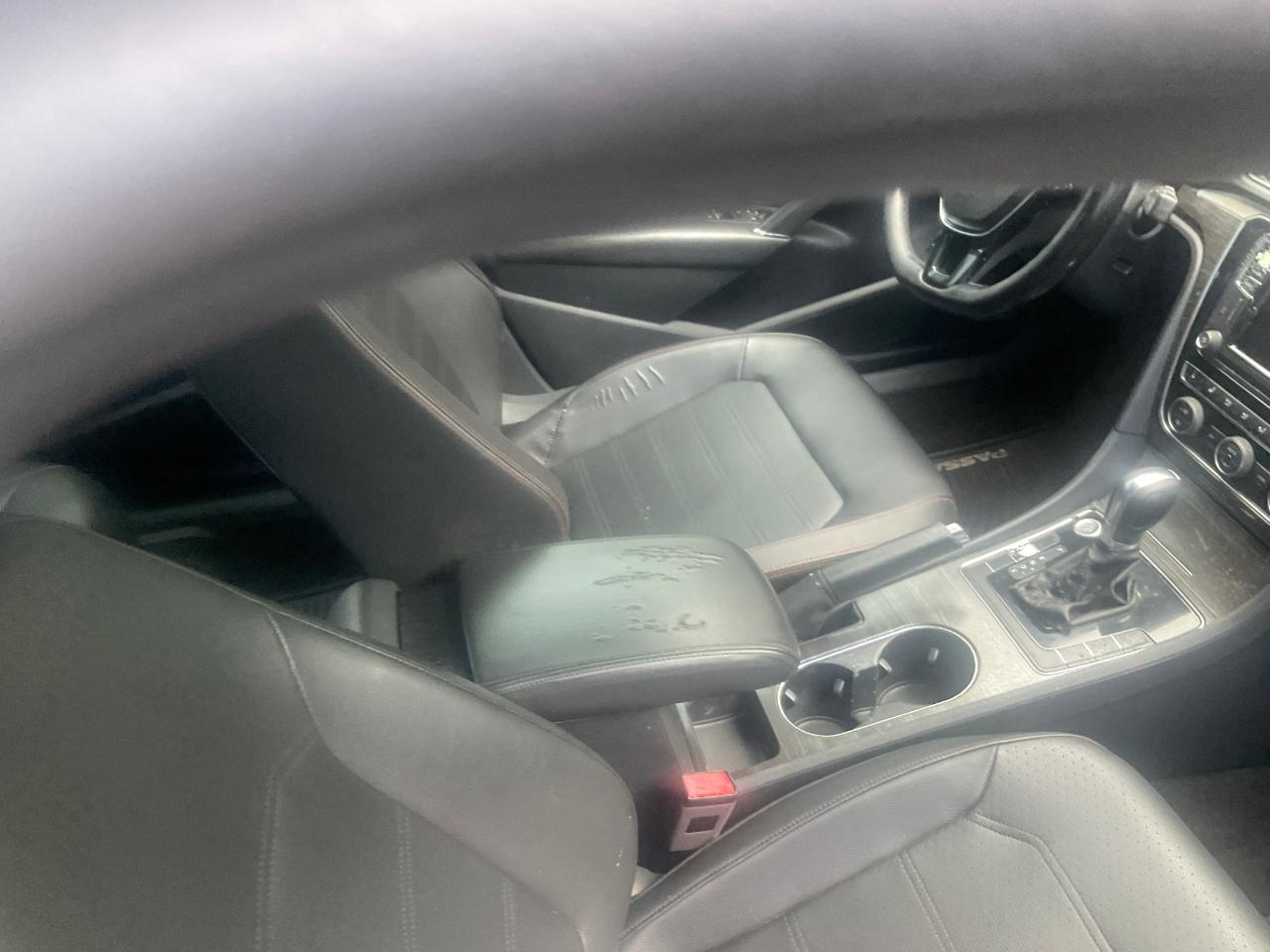 Volkswagen Passat 1.8T SE w/Technology Auto 2017