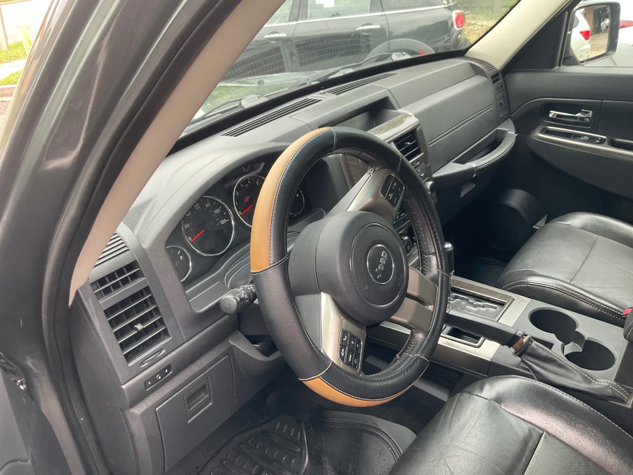 Jeep Liberty 4WD 4dr Limited Jet 2012