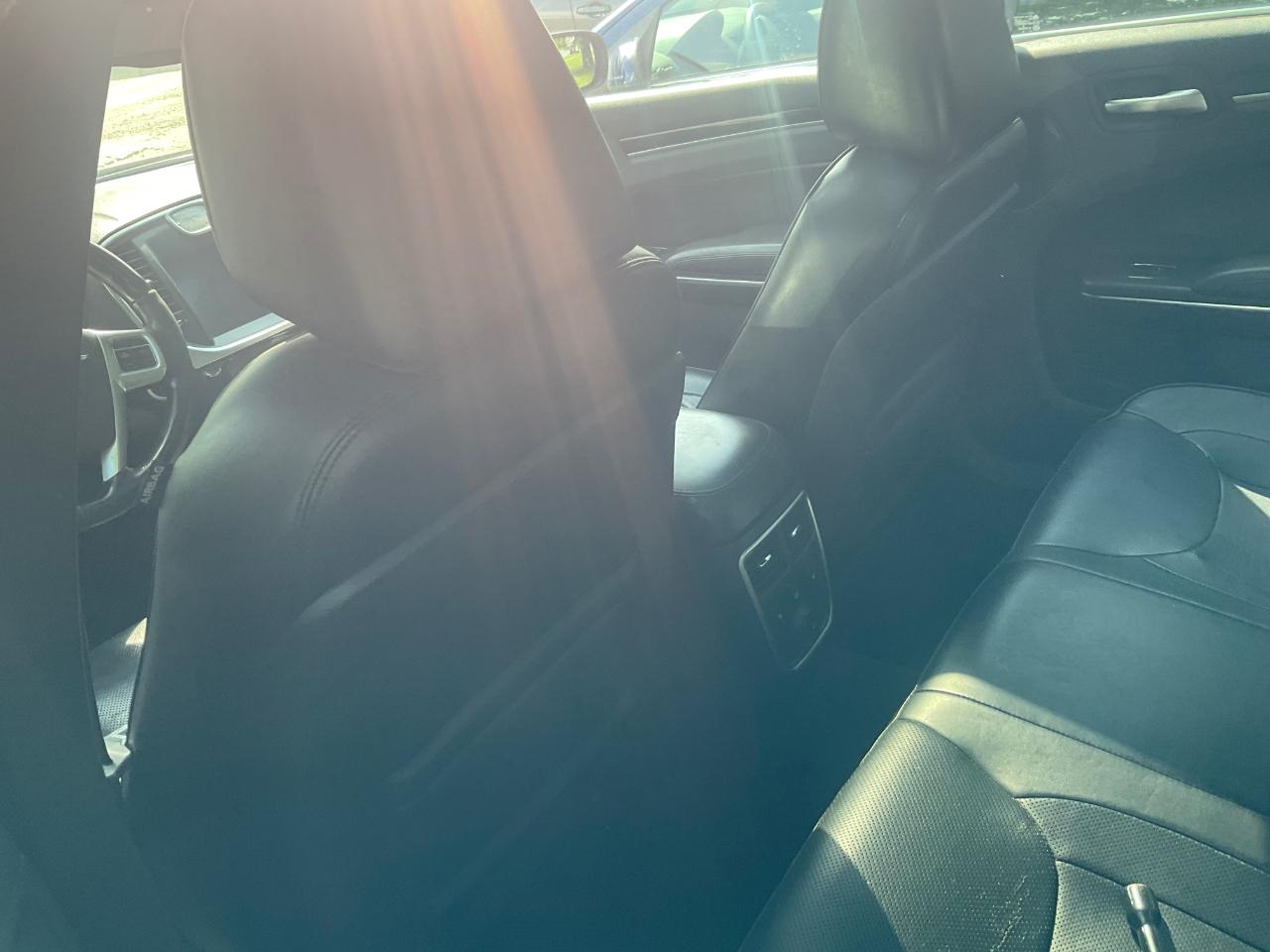 Chrysler 300 4dr Sdn 300C RWD 2014