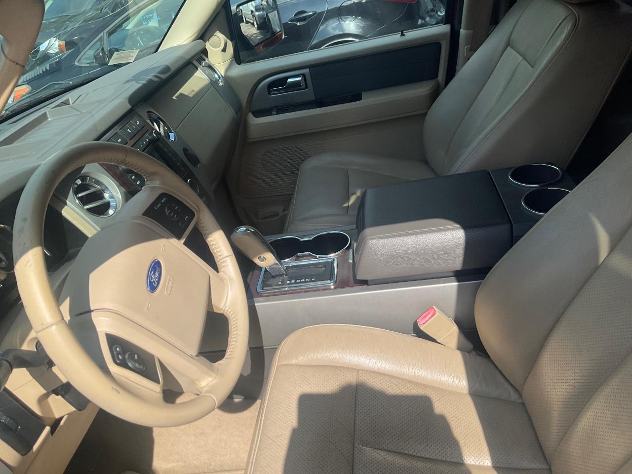 Ford Expedition 4WD 4dr King Ranch 2014