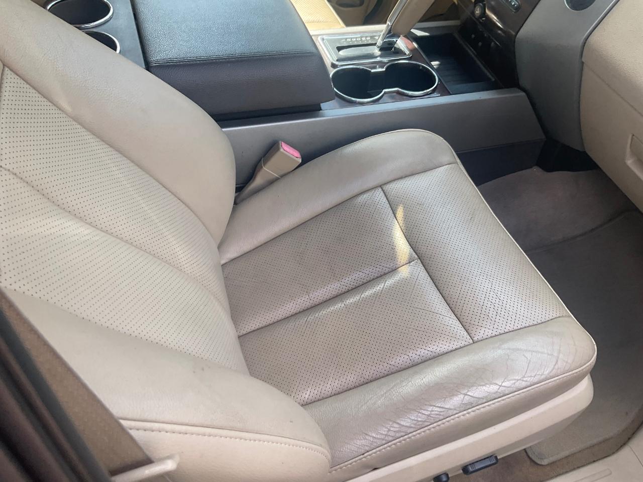 Ford Expedition 4WD 4dr King Ranch 2014