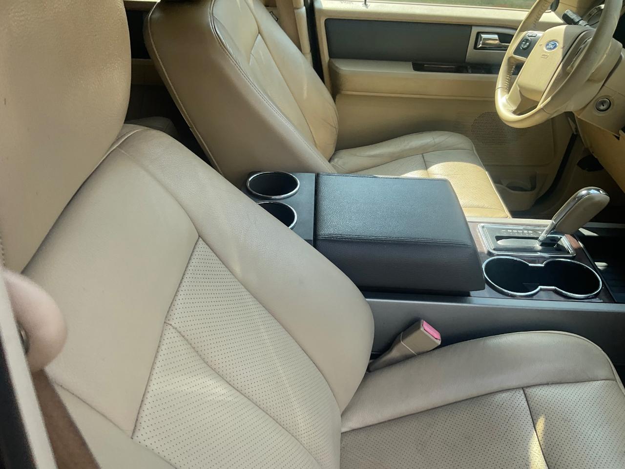 Ford Expedition 4WD 4dr King Ranch 2014