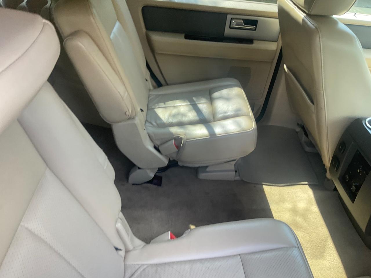 Ford Expedition 4WD 4dr King Ranch 2014