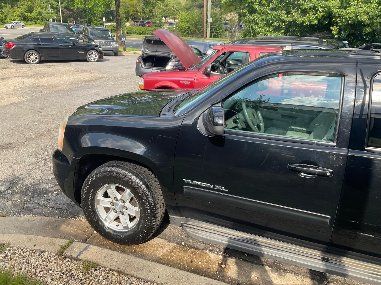 GMC Yukon XL 4WD 4dr 1500 SLT 2012