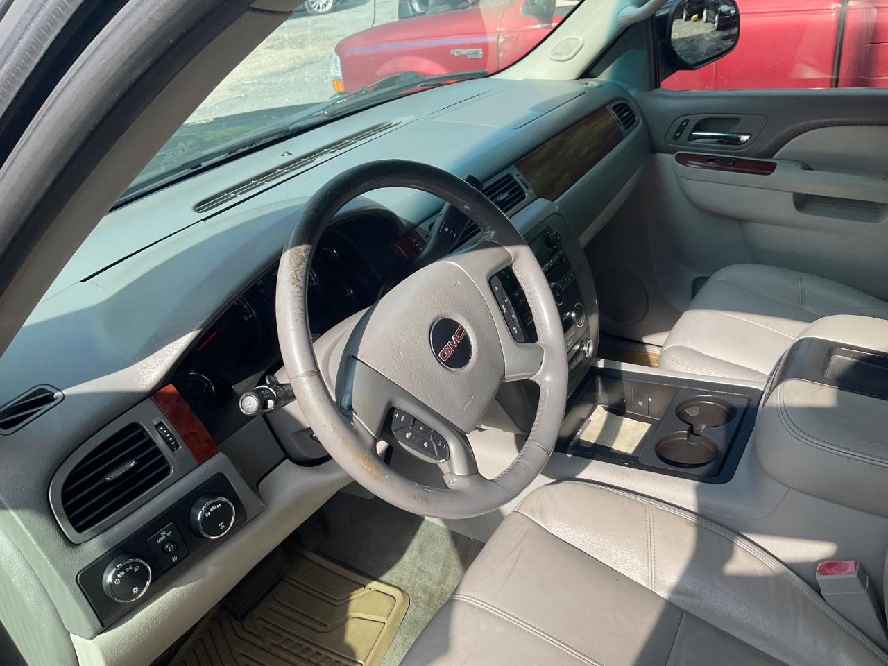 GMC Yukon XL 4WD 4dr 1500 SLT 2012