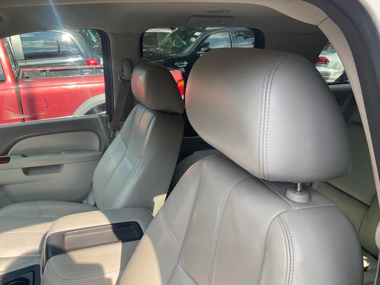 GMC Yukon XL 4WD 4dr 1500 SLT 2012