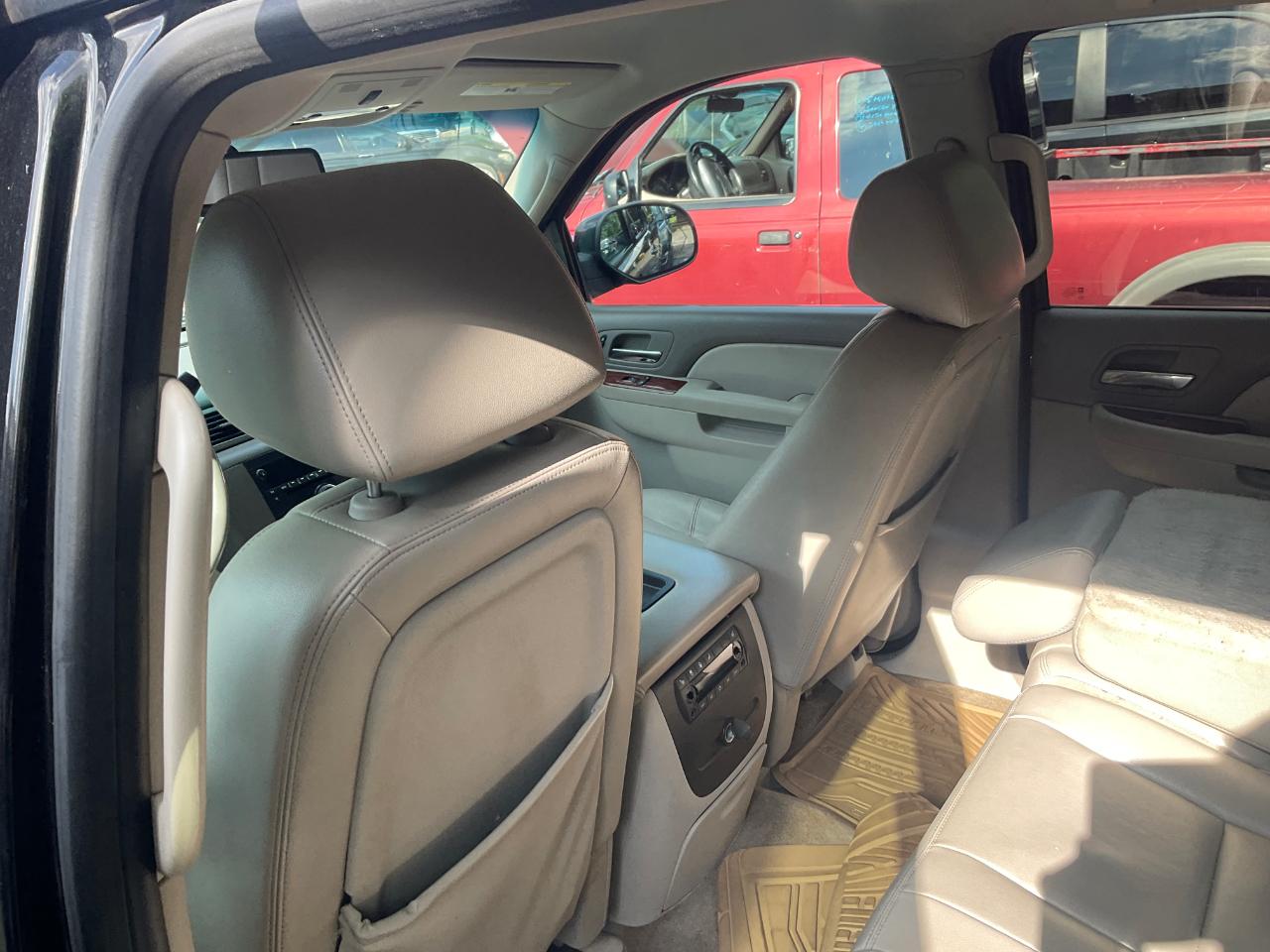 GMC Yukon XL 4WD 4dr 1500 SLT 2012