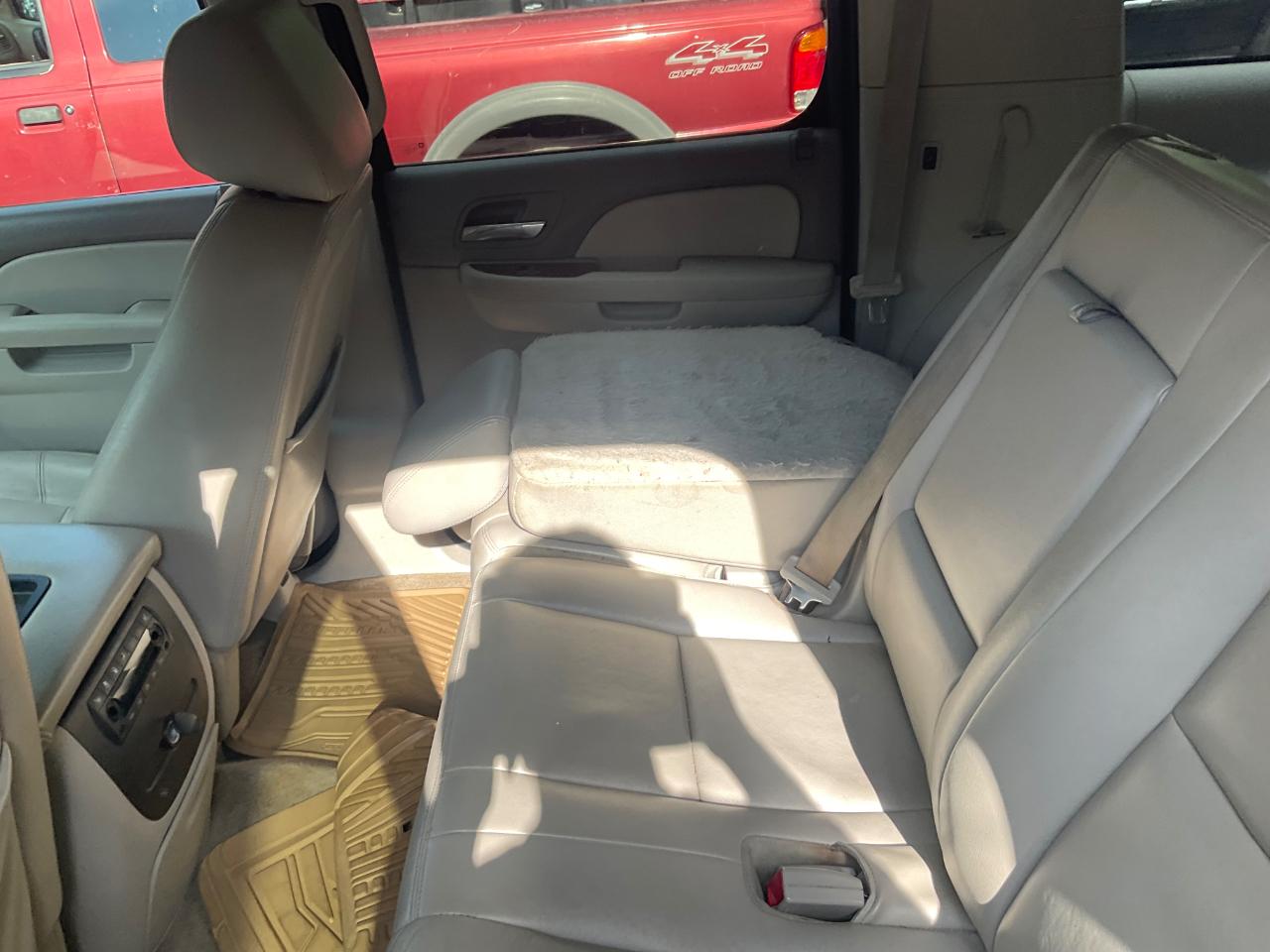 GMC Yukon XL 4WD 4dr 1500 SLT 2012