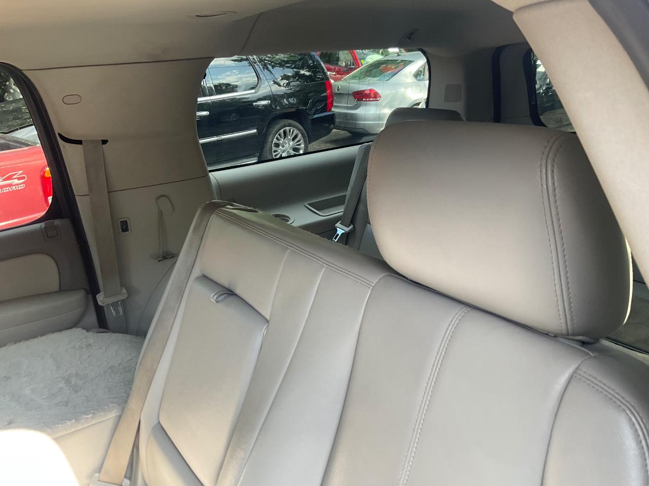GMC Yukon XL 4WD 4dr 1500 SLT 2012