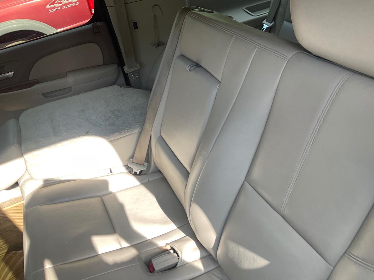 GMC Yukon XL 4WD 4dr 1500 SLT 2012